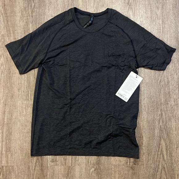 Lululemon Metal Vent Tech Short Sleeve V 2.0 - Picture 5 of 8